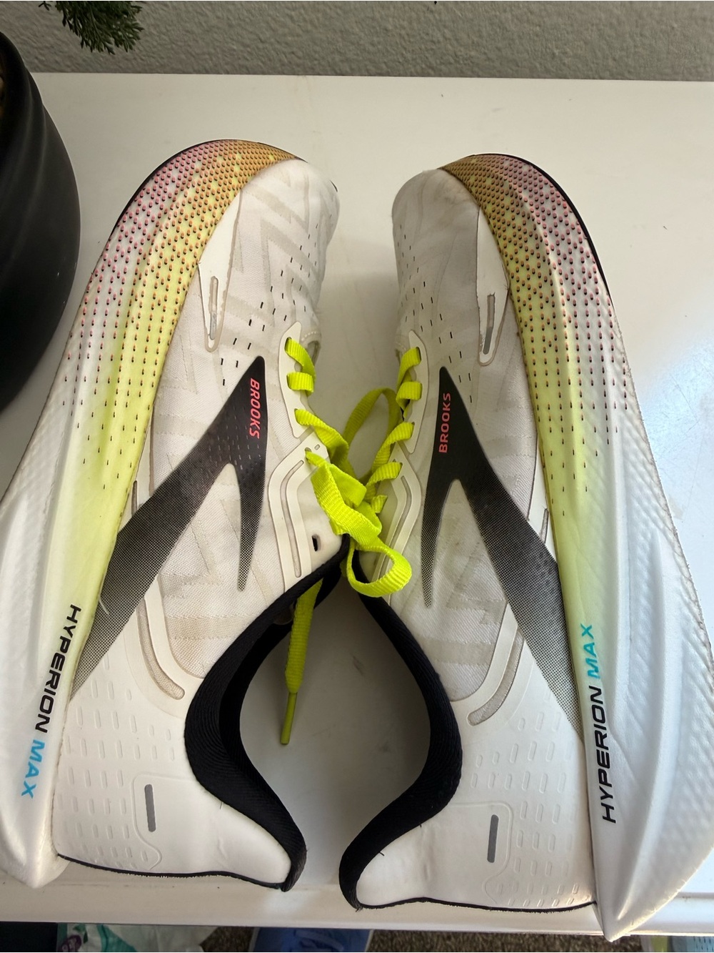 Brooks Hyperion Max Women size 9.5 Athletic Running  - White with Neon Yellow - Picture 5 of 9